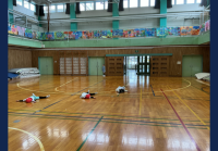 だるまさんの1日という遊びをする園児さん