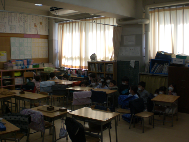 教室内のバリケード