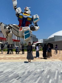 ガンダム前で