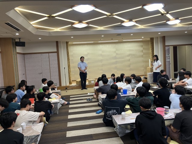 絵付け体験挨拶の様子