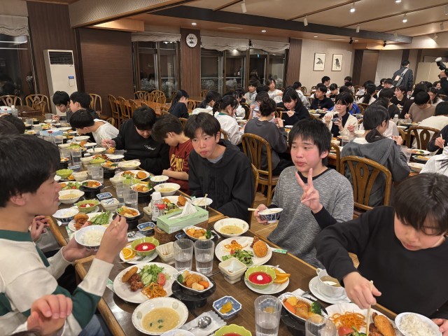 夕食は唐揚げ、クリームコロッケ