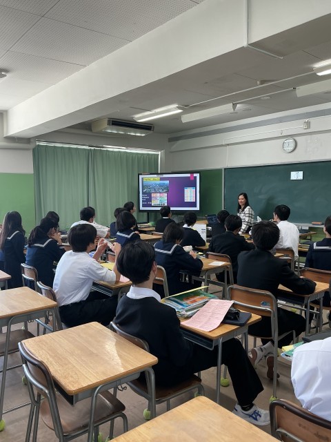 新しく着任したALT「Rizi」先生