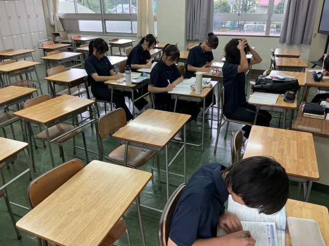 クラスの垣根を超えて一緒に